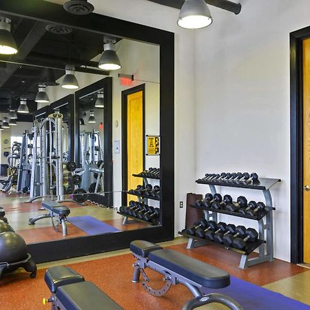 Upscale Comfort Next To Metro And Dining Арлингтон Экстерьер фото