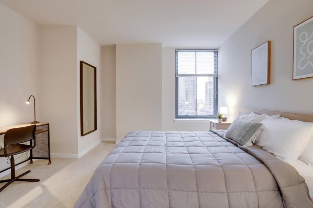 Upscale Comfort Next To Metro And Dining Арлингтон Экстерьер фото
